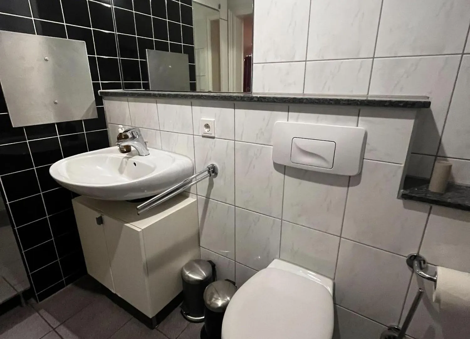 Obk City Lodge: Designer Duplex Appartment In Oberkassel, Close To River Rhine, Areal Boehler And Messe Duesseldorf 杜塞尔多夫